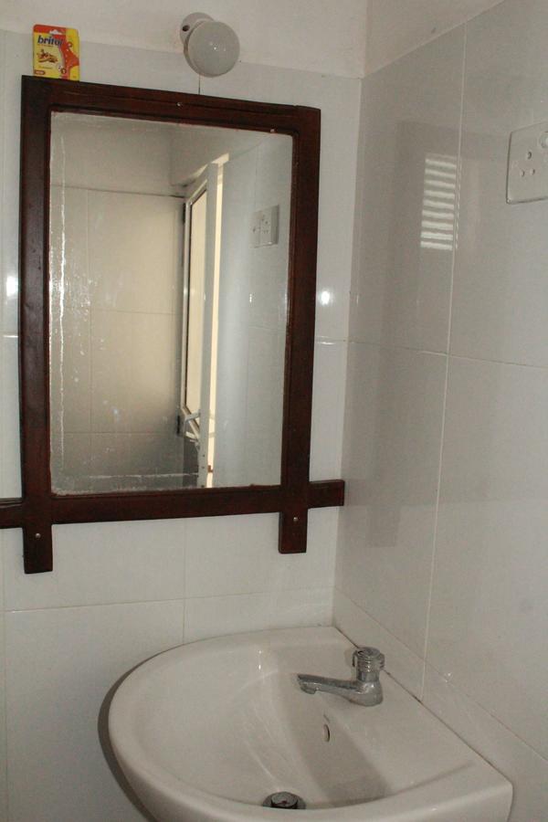 Pearl City Hotel Tissamaharama Room photo